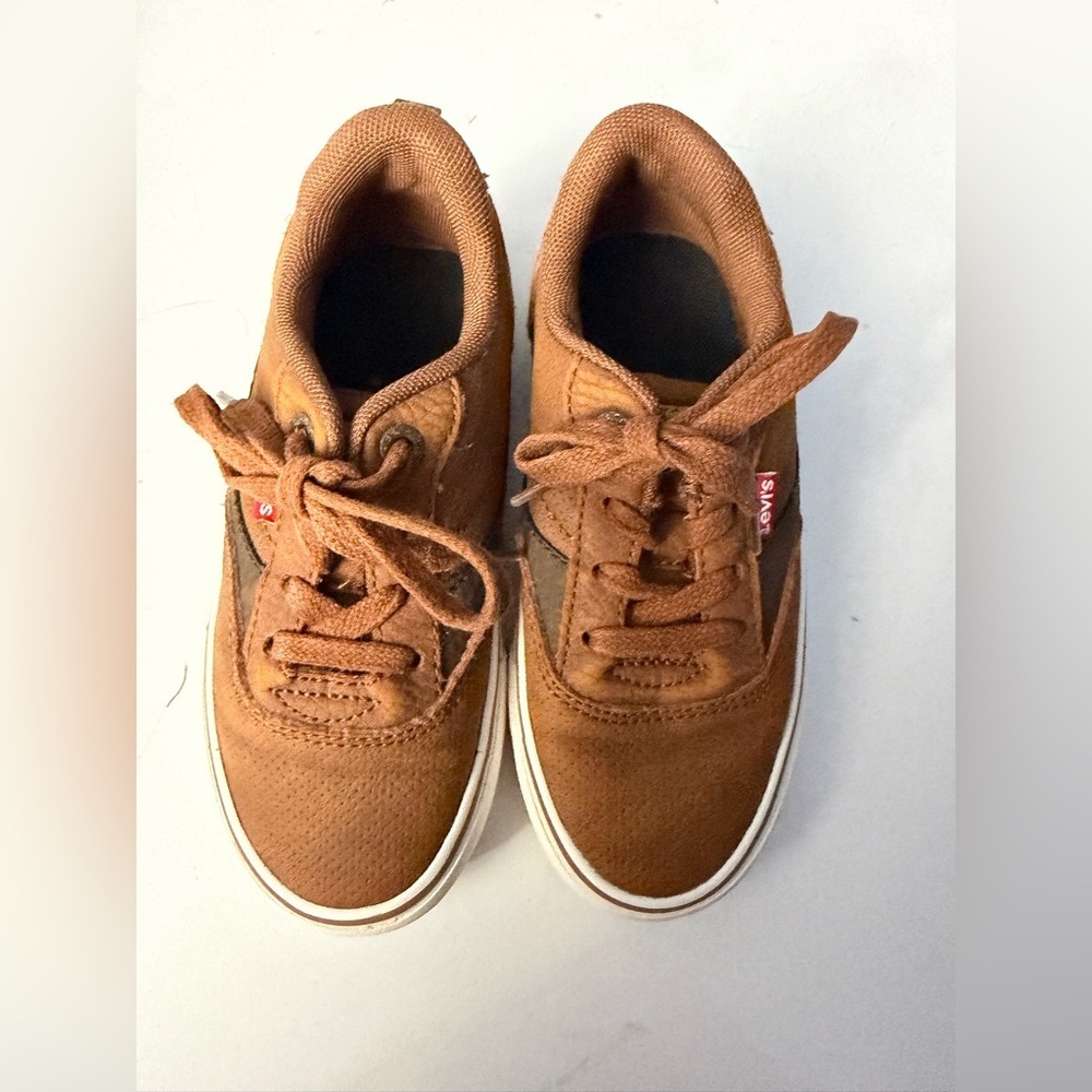 Levi's Youth Classic Fashion Sneaker Shoe size 10